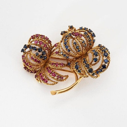 Boucles d'oreilles Clip bouquet de chrysanthème en or jaune 18 carats, rubis et saphirs 58 Facettes AB38