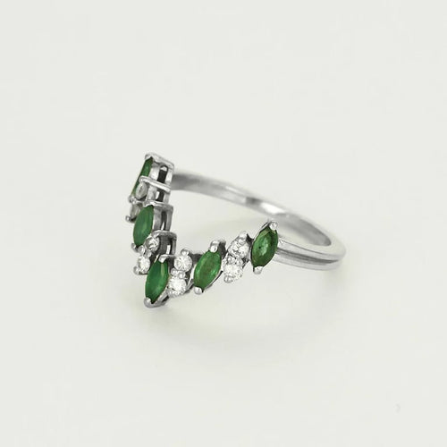 Bague 49.5 Bague aigrette en or blanc, émeraudes et diamants 58 Facettes ALB1856X3