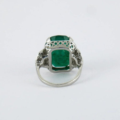 Bague 54 Bague émeraude ovale et diamants en or gris 18k 58 Facettes ALGU23