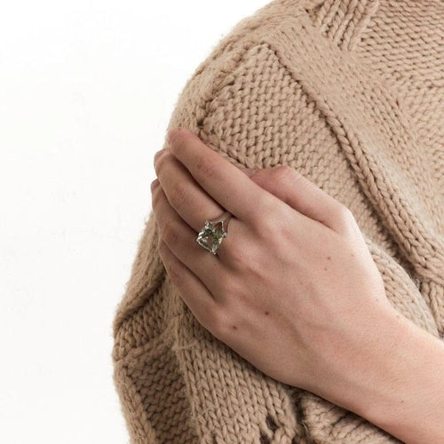 Bague 54 Bague moderniste prasiolite coussin en or gris 18k et diamants 58 Facettes ALGU26