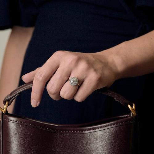 Bague 48 Bague or blanc, platine et diamants 58 Facettes ROM1747