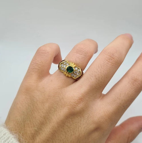 Bague 50 Bague or jaune sertie d’émeraude, diamants et rubis 58 Facettes