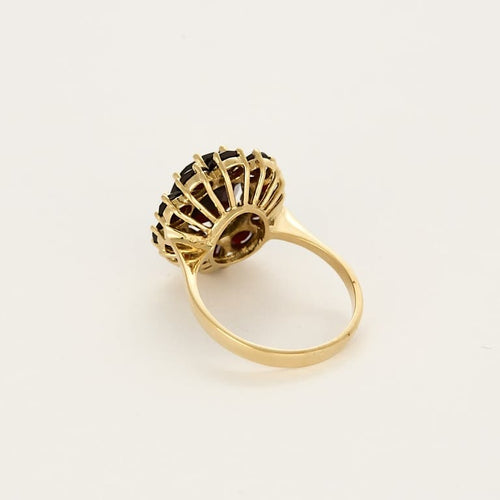 Bague 55 Bague marguerite en or jaune et grenats almandins. 58 Facettes PER0454