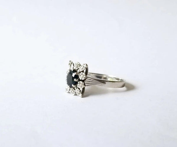 Bague 50 Bague pompadour saphir bleu et diamants en or blanc 18k 58 Facettes