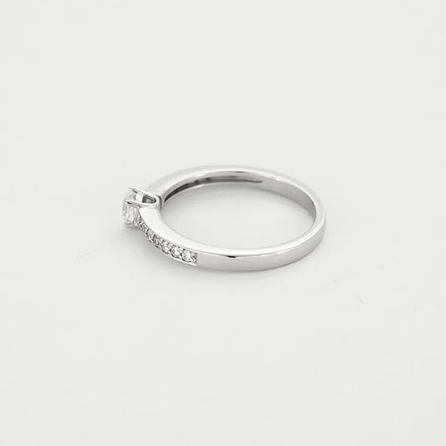 Bague 52.5 Bague solitaire en or blanc et diamants 58 Facettes GU295