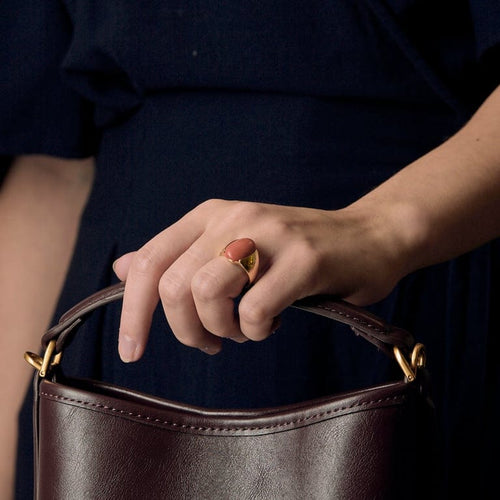 Bague 54.5 Bague en Or jaune et corail rouge 58 Facettes ROM1669