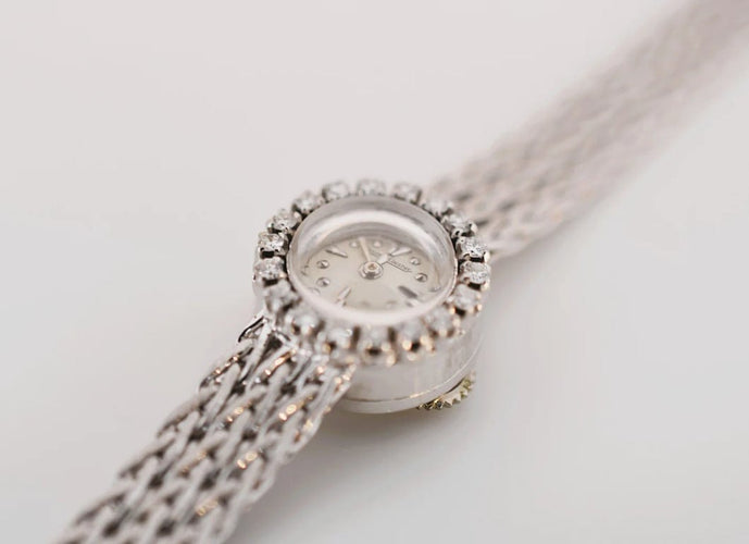 Montre Jaeger-LeCoultre - Montre femme or blanc et diamants, vers 1960 58 Facettes JLC-400