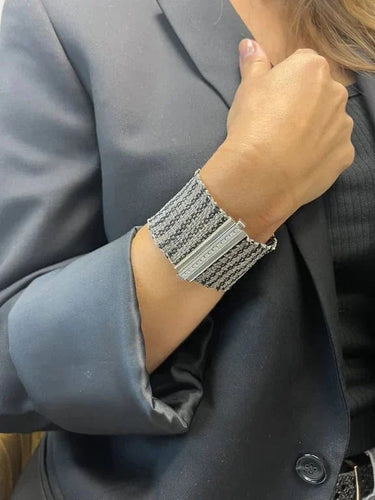 Bracelet Carolina Bucci - Bracelet manchette en or gris et diamants 58 Facettes 20400000734