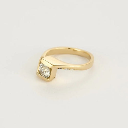 Bague 52 Bague asymétrique en or jaune et diamants 58 Facettes DRE1847