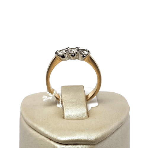 Bague 54 Bague trois pierres en or jaune 18 carats 4,16 g 58 Facettes 250154