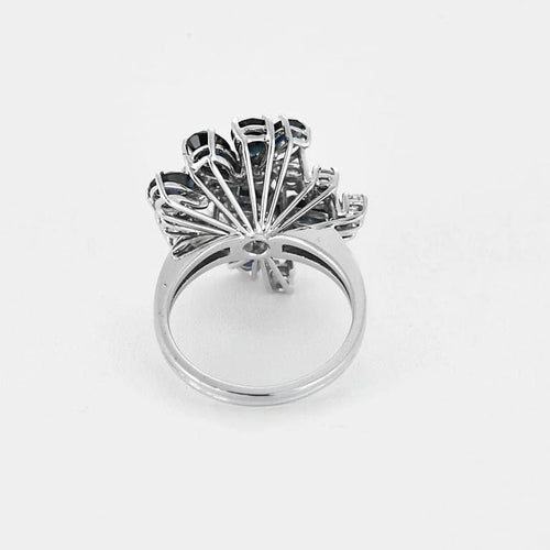 Bague 53 Bague motif végétal en or blanc 18k, saphirs poire et diamants 58 Facettes BA510