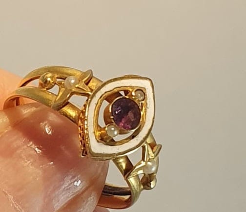 Bague 62 BAGUE ANCIENNE MARQUISE EMAIL AMETHYSTE PERLES 58 Facettes R 750 Rie
