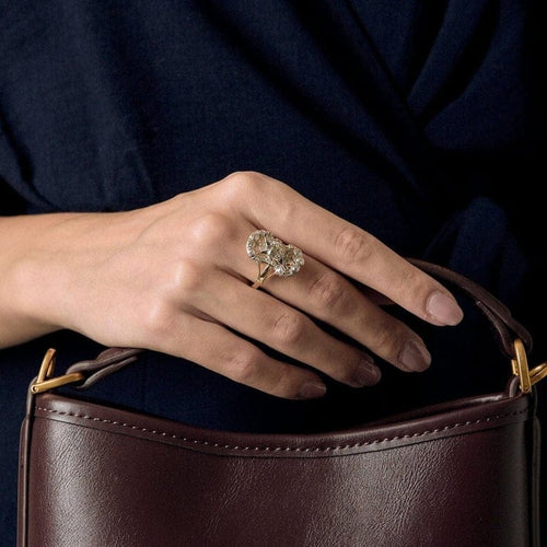 Bague 56 Bague ajourée volutes en or jaune 18k et argent, diamants et saphirs 58 Facettes LJBAV2