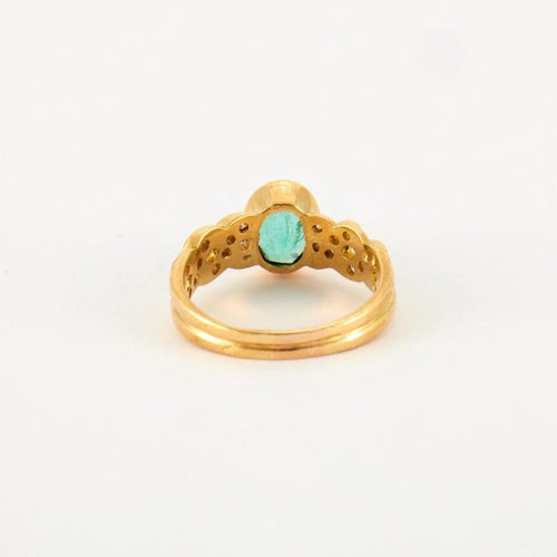 Bague 55 Bague en Or jaune, diamants & émeraude 58 Facettes