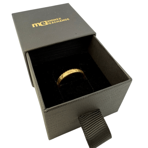 Bague 53.5 Bague alliance gravée en or jaune 18 carats 58 Facettes 250080