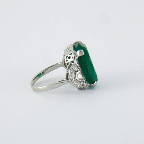 Bague 54 Bague émeraude ovale et diamants en or gris 18k 58 Facettes ALGU23