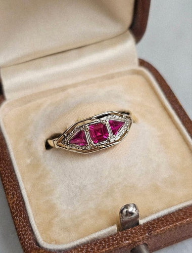 Bague 58 Bague Art déco en or jaune et blanc 18 carats, rubis Verneuil 58 Facettes 710