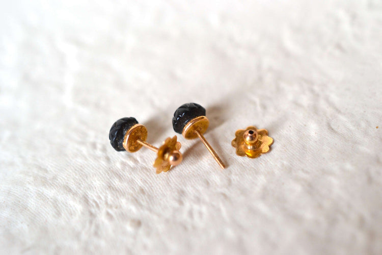 Boucles d'oreilles Puces d'oreilles étoiles en or jaune 18k et jais 58 Facettes 3308