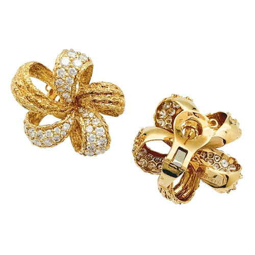 Boucles d'oreilles M.Gérard - Boucles d’oreilles fleurs en or jaune et diamants 58 Facettes 31849