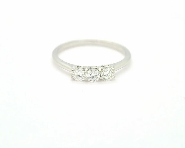 Bague Bague trilogie en or blanc 18 carats et diamants 0,41 ct 58 Facettes 10556