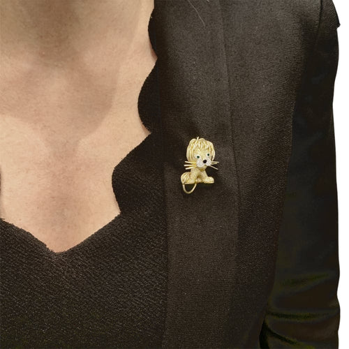 Boucles d'oreilles Van Cleef & Arpels Lion ébouriffé - Clip en or jaune, diamants et émeraudes 58 Facettes 35142