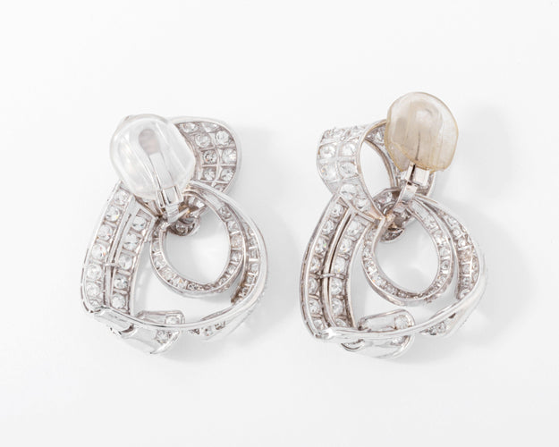 Boucles d'oreilles Boucles d'oreilles Art déco nœud pavé en platine et diamants 58 Facettes