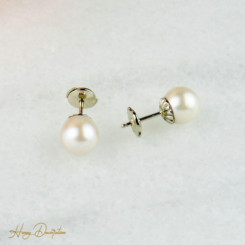 Boucles d'oreilles Boucles d'oreilles puces perles en or jaune 18K 58 Facettes 1949