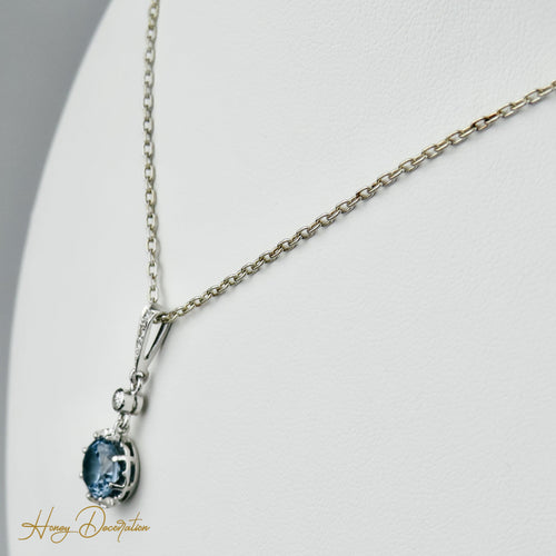 Collier Collier en or blanc 750 avec aquamarine et diamants 58 Facettes 2139