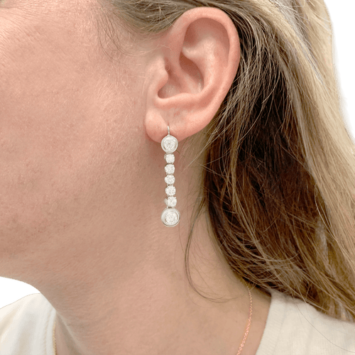 Boucles d'oreilles Boucles d’oreilles pendantes en or blanc 750 et diamants 58 Facettes 34756