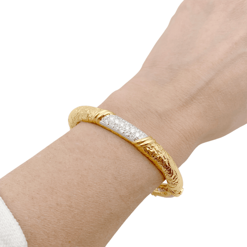 Bracelet Van Cleef & Arpels - Bracelet jonc ouvrant en or jaune et diamants 58 Facettes 34382
