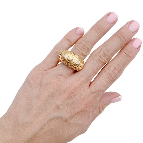 Bague 52 Dior Poulette - Bague bombée en or jaune sertie de diamants 58 Facettes 32983