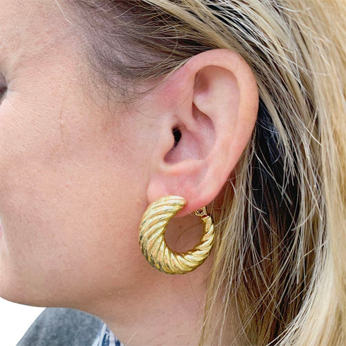Boucles d'oreilles Boucles d'oreilles vintage godronnées en or jaune 58 Facettes 34015