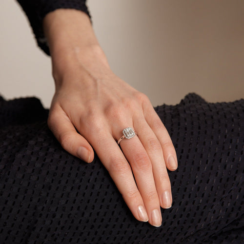 Bague 50 Bague Diamants taille baguette 58 Facettes DV0120-13