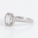 52 Emerald-cut diamond solitaire ring, white gold & diamond pavé 58 Facettes DV0131-1