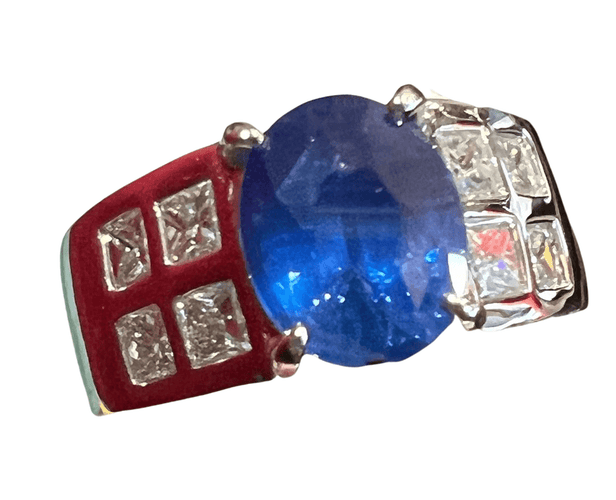 Bague Bague de Fiançailles Or sertie Saphir entouré de Diamants 58 Facettes 7352 A