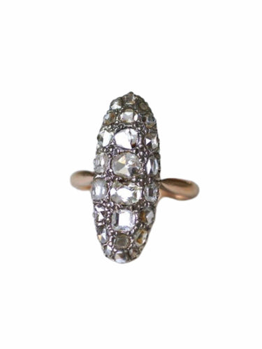 Bague marquise ancienne en or rose, argent, et diamants 58 Facettes