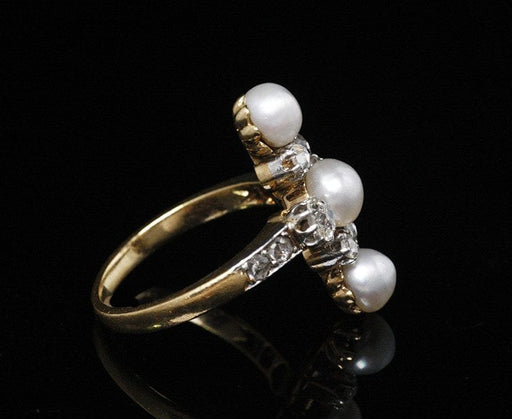 Ring Antique Belle Époque “marquise” ring decorated with 3 fine pearls 58 Facettes