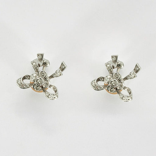 Boucles d'oreilles Paire de boucles d'oreilles à motif de Nœud Diamants et or blanc 58 Facettes DV0377-5