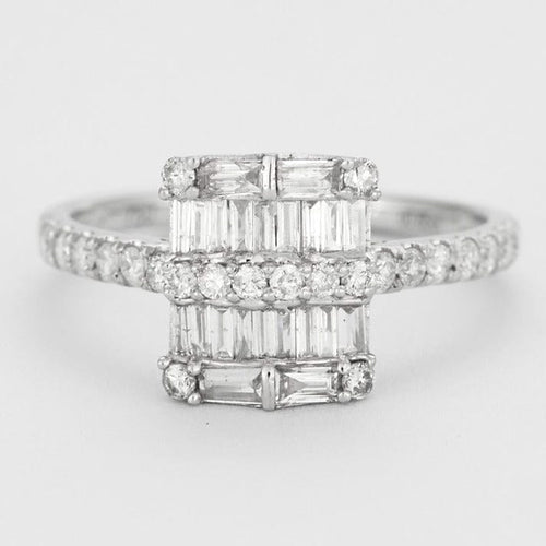 Bague 54 Bague en or gris et diamants. 58 Facettes DV0569-21