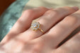 Bague Bague Marguerite pierre blanche entourage Or 58 Facettes Ref1890