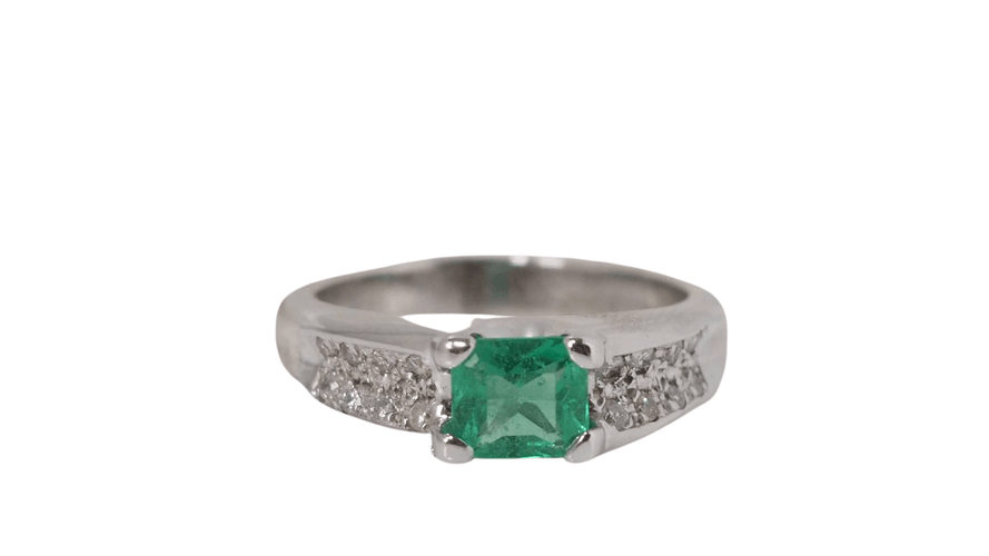 Bague Bague en or blanc, émeraude et diamants 58 Facettes 17707