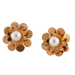 Earrings Pair of flower earrings, white pearl 58 Facettes