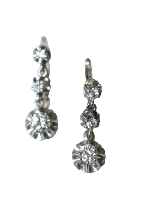 Boucles d'oreilles Dormeuses Art Deco platine et diamants 58 Facettes