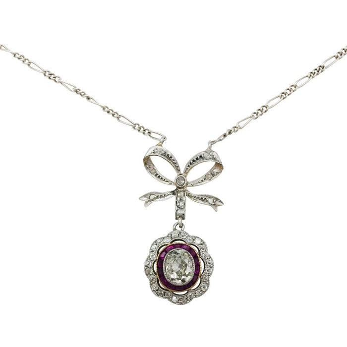 Collier Pendentif en or et platine, rubis et diamant taille ancienne. 58 Facettes 29216