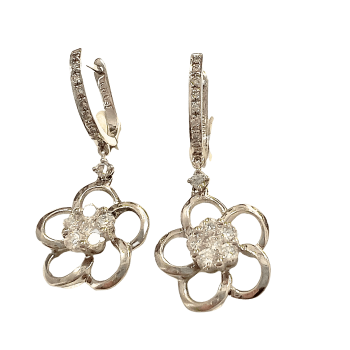 Boucles d'oreilles BOUCLES D'OREILLES FLEURS 58 Facettes Q862A(869)