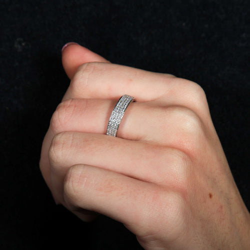 Bague 56 Bague en or blanc pavage diamants 58 Facettes