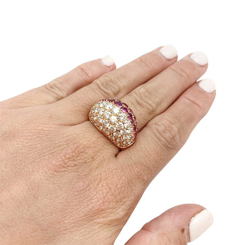 Bague 57 Bague dôme en or jaune diamants et rubis. 58 Facettes 30527
