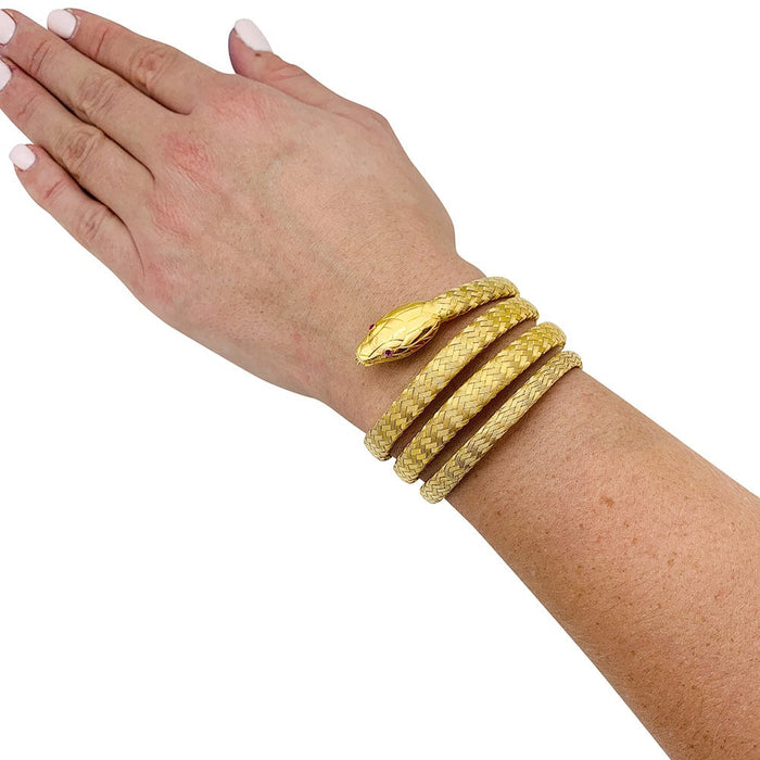 Bracelet Un bracelet Serpent en or jaune. 58 Facettes 30038