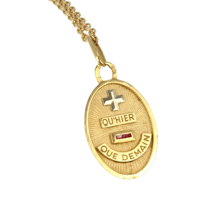 Pendentif Médaille Amour ovale Plus qu’hier moins que demain, Augis 58 Facettes 529