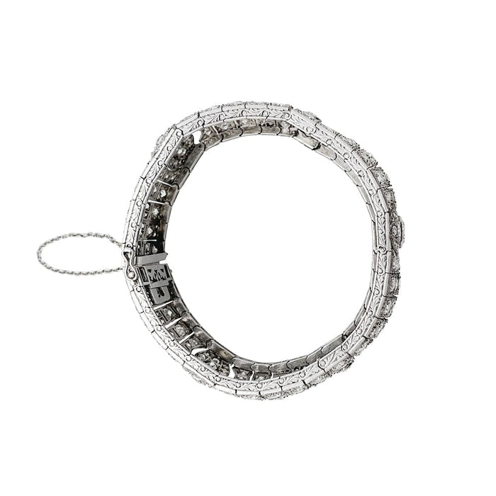 Bracelet Manchette Art Déco en platine et diamants. 58 Facettes 30206